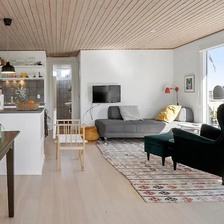 2 Bedroom Cozy In