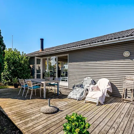 2 Bedroom Cozy In 度假居