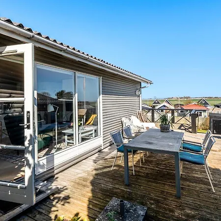 2 Bedroom Cozy In 度假居